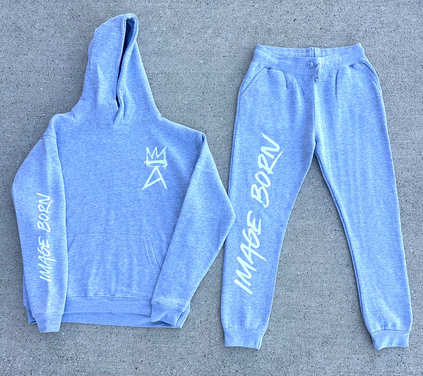 🌫 The Calm – Gray