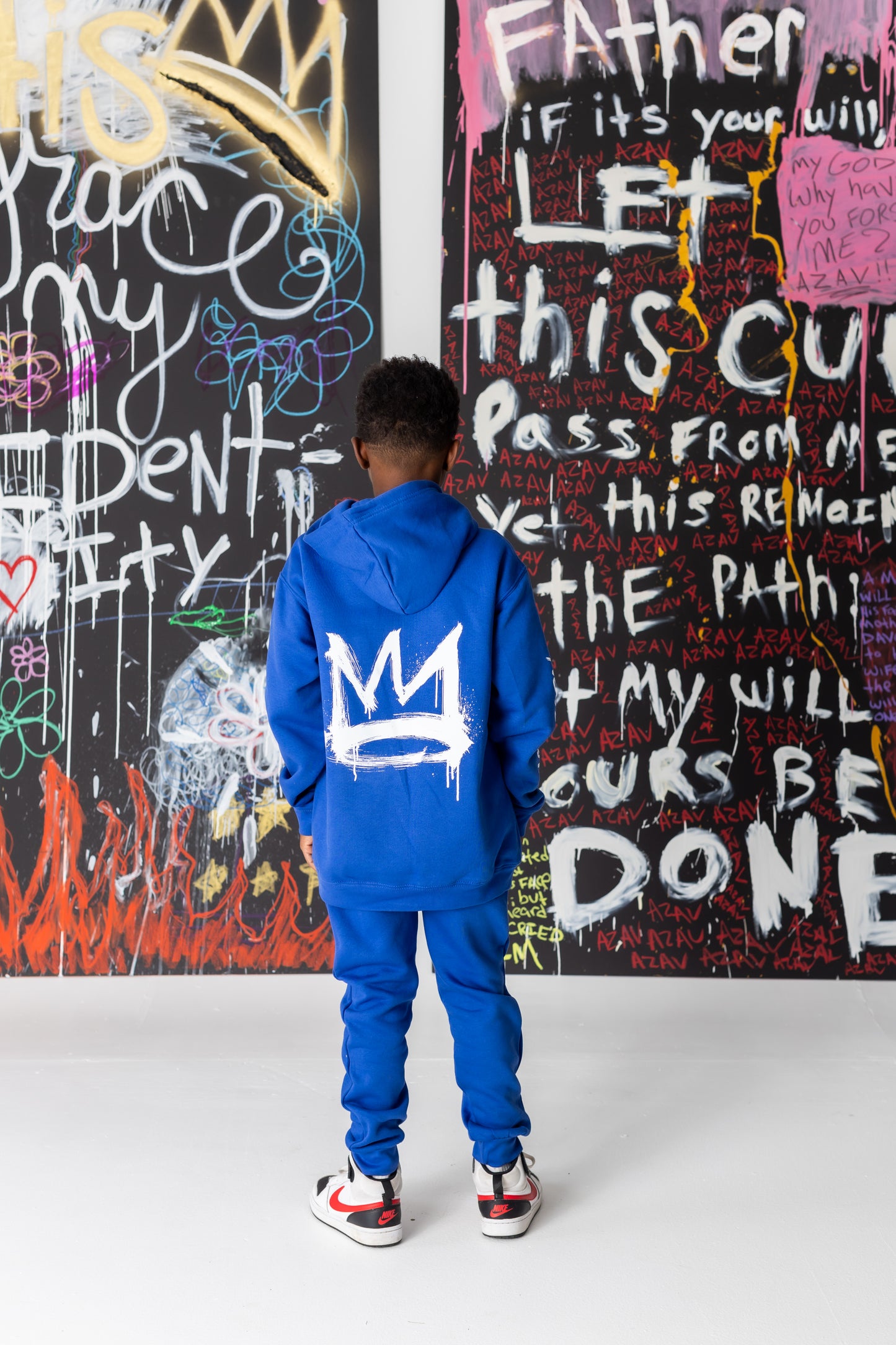 🔷 The Leader – Royal Blue