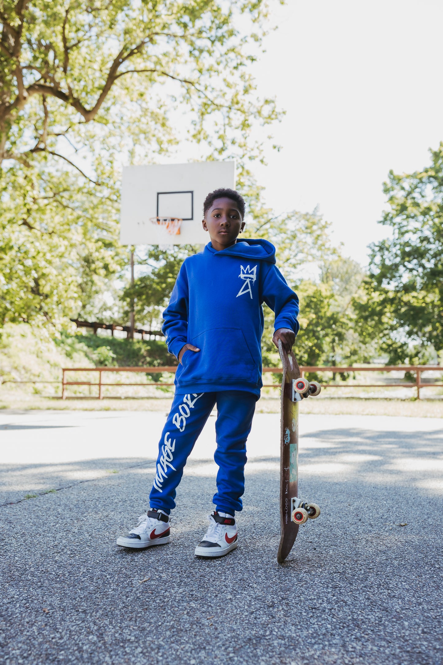 🔷 The Leader – Royal Blue