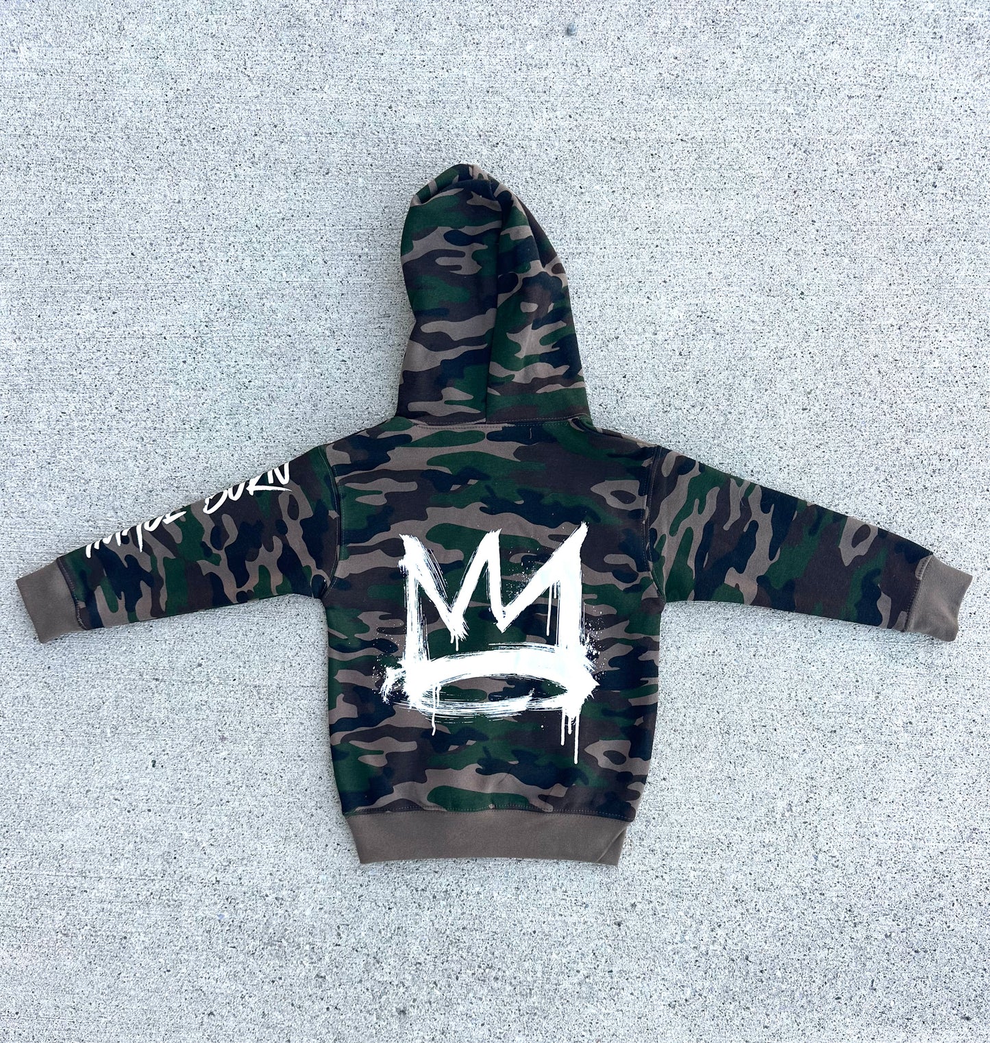 🌿 The Explorer – Camo