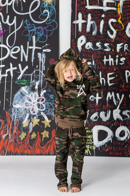 🌿 The Explorer – Camo